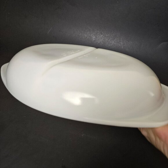 Vintage Pyrex 1083 Milk Glass Divided Serving Casserole Dish 1.5 Qt Made in USA - Picture 6 of 11